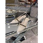 【Valentino】𝟐𝟎𝟐𝟏/𝐒𝐒 𝐧𝐞𝐰 The latest series of counter perfect details original matte open edge bead leather