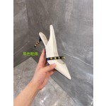 【Valentino】𝟐𝟎𝟐𝟏/𝐒𝐒 𝐧𝐞𝐰 The latest series of counter perfect details original matte open edge bead leather