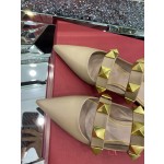 【Valentino】𝟐𝟎𝟐𝟏/𝐒𝐒 𝐧𝐞𝐰 The latest series of counter perfect details original matte open edge bead leather