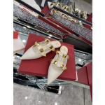 【Valentino】𝟐𝟎𝟐𝟏/𝐒𝐒 𝐧𝐞𝐰 The latest series of counter perfect details original matte open edge bead leather