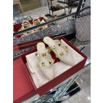 【Valentino】𝟐𝟎𝟐𝟏/𝐒𝐒 𝐧𝐞𝐰 The latest series of counter perfect details original matte open edge bead leather