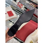 【Valentino】𝟐𝟎𝟐𝟏/𝐒𝐒 𝐧𝐞𝐰 The latest series of counter perfect details original matte open edge bead leather