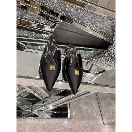 【Valentino】𝟐𝟎𝟐𝟏/𝐒𝐒 𝐧𝐞𝐰 The latest series of counter perfect details original matte open edge bead leather