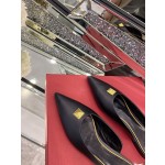 【Valentino】𝟐𝟎𝟐𝟏/𝐒𝐒 𝐧𝐞𝐰 The latest series of counter perfect details original matte open edge bead leather