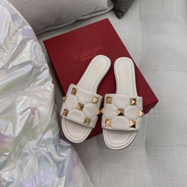 【Valentino】𝟐𝟎𝟐𝟏/𝐒𝐒 𝐧𝐞𝐰 021 official website new metal rivets diamond plaid slippers Qin Lan the same model