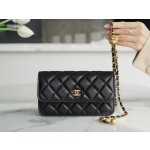 𝗖𝗛𝗔𝗡𝗘𝗟✦𝟮𝟯𝗖 Metal Ball Phone Bag Black