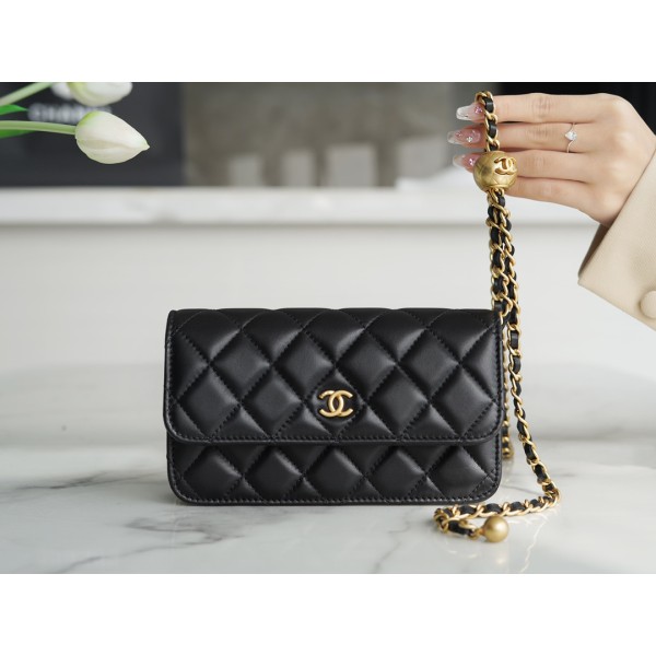 𝗖𝗛𝗔𝗡𝗘𝗟✦𝟮𝟯𝗖 Metal Ball Phone Bag Black