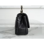 𝗖𝗛𝗔𝗡𝗘𝗟✦𝗖𝗹𝗮𝘀𝘀𝗶𝗰 𝗙𝗹𝗮𝗽 Italy 🇮🇹 The Box Original Lambskin 23𝑪 Early Spring Resort Collection The Most Beautiful Dice Square Fat