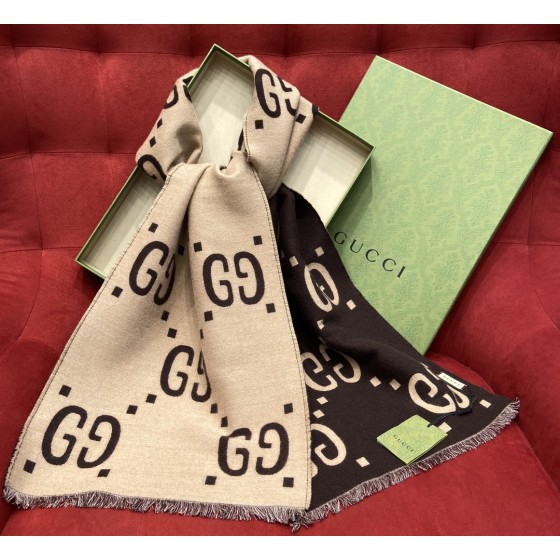 GUCCI earth tone scarf 91% wool and 9% silk