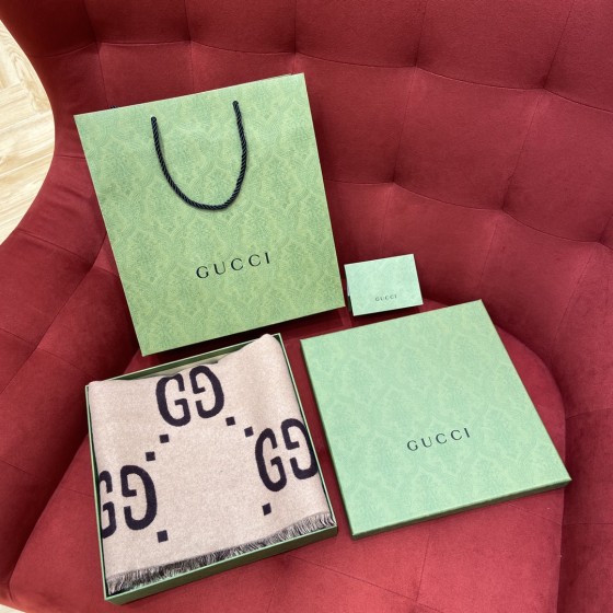 GUCCI earth tone scarf 91% wool and 9% silk