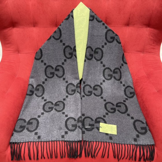 GUCCI Double-sided big 𝐆 tassel scarf 100% cashmere