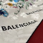 𝐆𝐔𝐂𝐂𝐈 𝐗 𝐁𝐀𝐋𝐄𝐍𝐂𝐈𝐀𝐆𝐀 joint model Balenciaga twill twill with floral pattern on ivory white background 100% mulberry silk