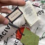 𝐆𝐔𝐂𝐂𝐈 𝐗 𝐁𝐀𝐋𝐄𝐍𝐂𝐈𝐀𝐆𝐀 joint model Balenciaga twill twill with floral pattern on ivory white background 100% mulberry silk