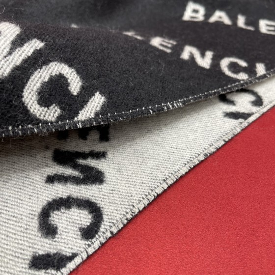 𝐁𝐚𝐥𝐞𝐧𝐜𝐢𝐚𝐠𝐚 Twill Logo Long Scarf 100% Wool