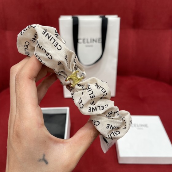 𝐂𝐞𝐥𝐢𝐧𝐞 Bracelet hair tie can be stacked with jewelry 100% mulberry silk