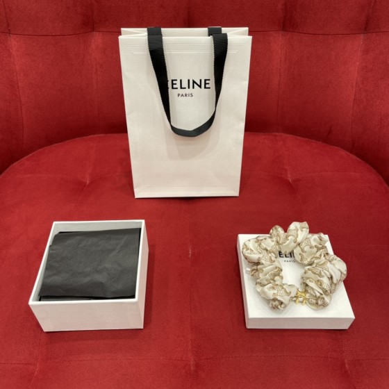 𝐂𝐞𝐥𝐢𝐧𝐞 Bracelet hair tie can be stacked with jewelry 100% mulberry silk