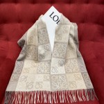 𝐋𝐎𝐄𝐖𝐄 Two-tone checkerboard scarf 90% wool 10% cashmere