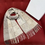 𝐋𝐎𝐄𝐖𝐄 Two-tone checkerboard scarf 90% wool 10% cashmere
