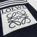 𝐋𝐎𝐄𝐖𝐄 Preppy Scarf_Same style 90% wool 10% cashmere