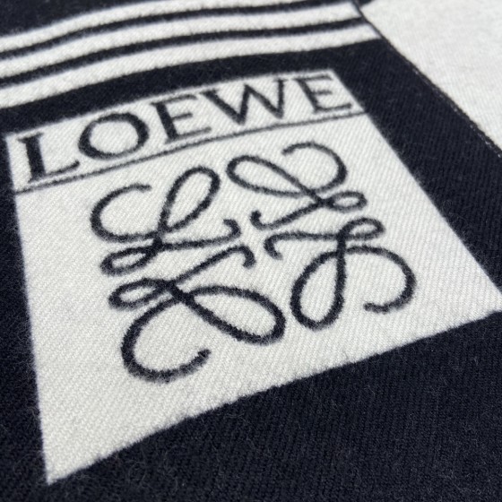 𝐋𝐎𝐄𝐖𝐄 Preppy Scarf_Same style 90% wool 10% cashmere