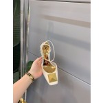 【Valentino】𝟐𝟎𝟐𝟏/𝐒𝐒 𝐧𝐞𝐰 VALENTINO 2022ss spring-summer new big studded high heelss still the classic studded collection