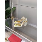 【Valentino】𝟐𝟎𝟐𝟏/𝐒𝐒 𝐧𝐞𝐰 VALENTINO 2022ss spring-summer new big studded high heelss still the classic studded collection