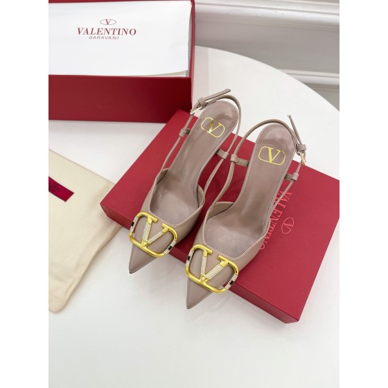 【Valentino】𝟐𝟎𝟐𝟏/𝐒𝐒 𝐧𝐞𝐰 Valentino 2022 spring and summer new large V diamond buckle high heels on the new