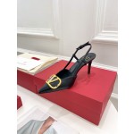 【Valentino】𝟐𝟎𝟐𝟏/𝐒𝐒 𝐧𝐞𝐰 Valentino 2022 spring and summer new large V diamond buckle high heels on the new