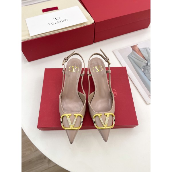 【Valentino】𝟐𝟎𝟐𝟏/𝐒𝐒 𝐧𝐞𝐰 Valentino 2022 spring and summer new large V diamond buckle high heels on the new