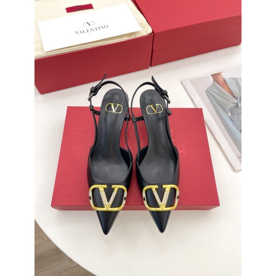 【Valentino】𝟐𝟎𝟐𝟏/𝐒𝐒 𝐧𝐞𝐰 Valentino 2022 spring and summer new large V diamond buckle high heels on the new