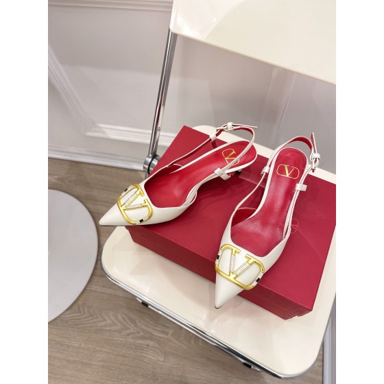 【Valentino】𝟐𝟎𝟐𝟏/𝐒𝐒 𝐧𝐞𝐰 Valentino 2022 spring and summer new large V diamond buckle high heels on the new