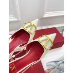 【Valentino】𝟐𝟎𝟐𝟏/𝐒𝐒 𝐧𝐞𝐰 Valentino 2022 spring and summer new large V diamond buckle high heels on the new