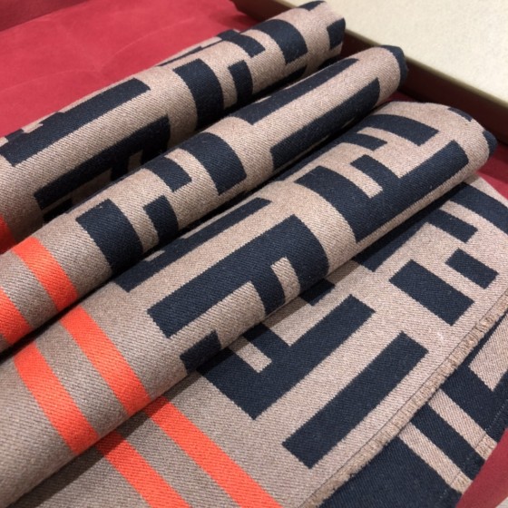 𝐅𝐞𝐧𝐝𝐢 FF elements 95% wool 5% silk