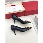 【Valentino】𝟐𝟎𝟐𝟏/𝐒𝐒 𝐧𝐞𝐰 Valentino 2022 spring and summer new large V diamond buckle high heels on the new