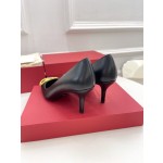 【Valentino】𝟐𝟎𝟐𝟏/𝐒𝐒 𝐧𝐞𝐰 Valentino 2022 spring and summer new large V diamond buckle high heels on the new