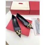 【Valentino】𝟐𝟎𝟐𝟏/𝐒𝐒 𝐧𝐞𝐰 Valentino 2022 spring and summer new large V diamond buckle high heels on the new