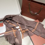 𝐋𝐨𝐫𝐨 𝐩𝐢𝐚𝐧𝐚 Ring Fleece Scarf "Forest" caramel 100% cashmere