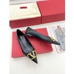 【Valentino】𝟐𝟎𝟐𝟏/𝐒𝐒 𝐧𝐞𝐰 Valentino 2022 spring and summer new large V diamond buckle high heels on the new