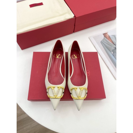 【Valentino】𝟐𝟎𝟐𝟏/𝐒𝐒 𝐧𝐞𝐰 Valentino 2022 spring and summer new large V diamond buckle high heels on the new