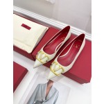 【Valentino】𝟐𝟎𝟐𝟏/𝐒𝐒 𝐧𝐞𝐰 Valentino 2022 spring and summer new large V diamond buckle high heels on the new