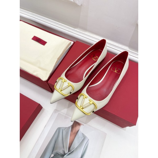 【Valentino】𝟐𝟎𝟐𝟏/𝐒𝐒 𝐧𝐞𝐰 Valentino 2022 spring and summer new large V diamond buckle high heels on the new