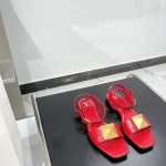 【Valentino】𝟐𝟎𝟐𝟏/𝐒𝐒 𝐧𝐞𝐰 Valentino Early Spring Collection Lace-up Sandals