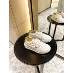 【Valentino】𝟐𝟎𝟐𝟏/𝐒𝐒 𝐧𝐞𝐰 Valentino 2021 fall and winter new one stud sneakers couples on the new