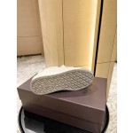 【Valentino】𝟐𝟎𝟐𝟏/𝐒𝐒 𝐧𝐞𝐰 Valentino 2021 fall and winter new one stud sneakers couples on the new