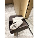 【Valentino】𝟐𝟎𝟐𝟏/𝐒𝐒 𝐧𝐞𝐰 Valentino 2021 fall and winter new one stud sneakers couples on the new