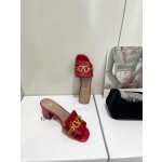 【Valentino】𝟐𝟎𝟐𝟏/𝐒𝐒 𝐧𝐞𝐰  Valentino 2022 / fw spring and summer new women's slippers