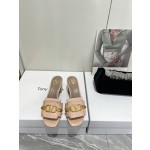 【Valentino】𝟐𝟎𝟐𝟏/𝐒𝐒 𝐧𝐞𝐰  Valentino 2022 / fw spring and summer new women's slippers