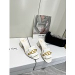 【Valentino】𝟐𝟎𝟐𝟏/𝐒𝐒 𝐧𝐞𝐰  Valentino 2022 / fw spring and summer new women's slippers