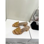 【Valentino】𝟐𝟎𝟐𝟏/𝐒𝐒 𝐧𝐞𝐰  Valentino 2022 / fw spring and summer new women's slippers