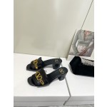 【Valentino】𝟐𝟎𝟐𝟏/𝐒𝐒 𝐧𝐞𝐰  Valentino 2022 / fw spring and summer new women's slippers
